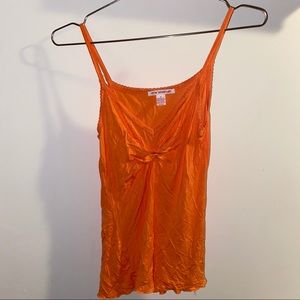 Front-twist tank top